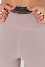 Solid Mid-Waist Pocket Legging - Simple - Mayzia